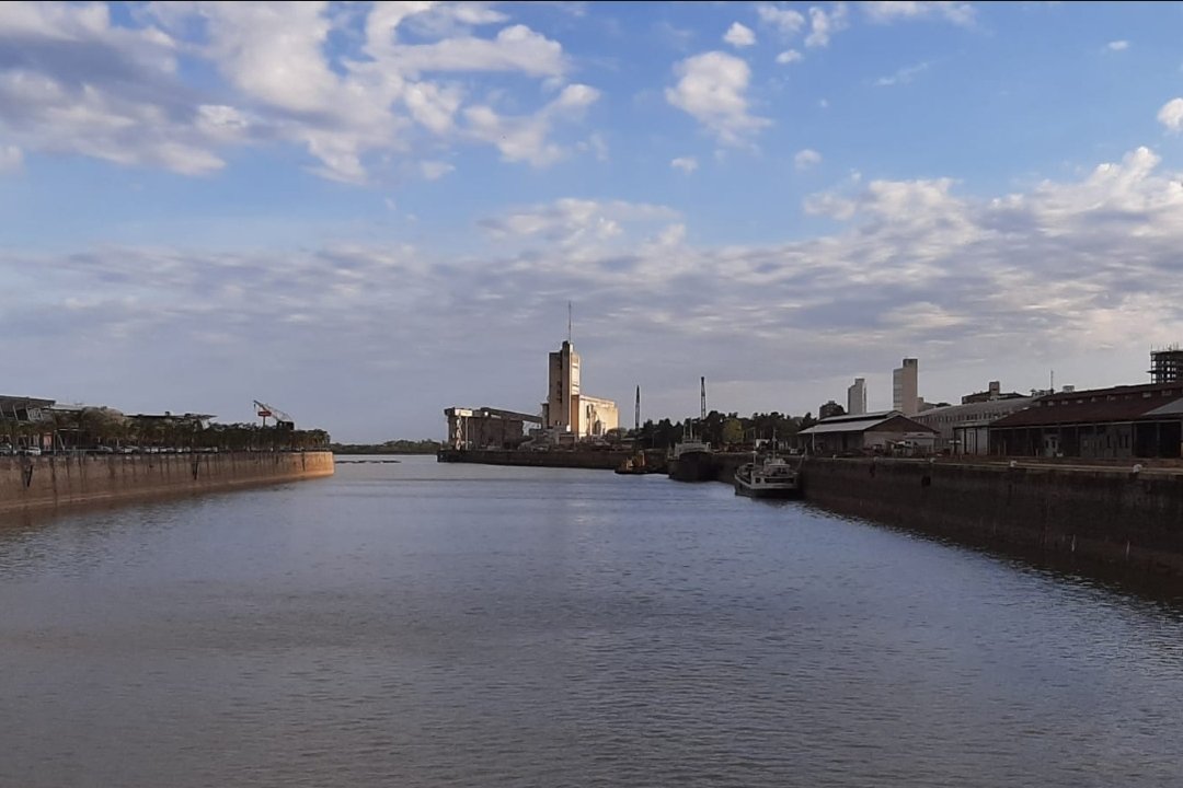 Rio Parana en bajante. Causas y Efectos